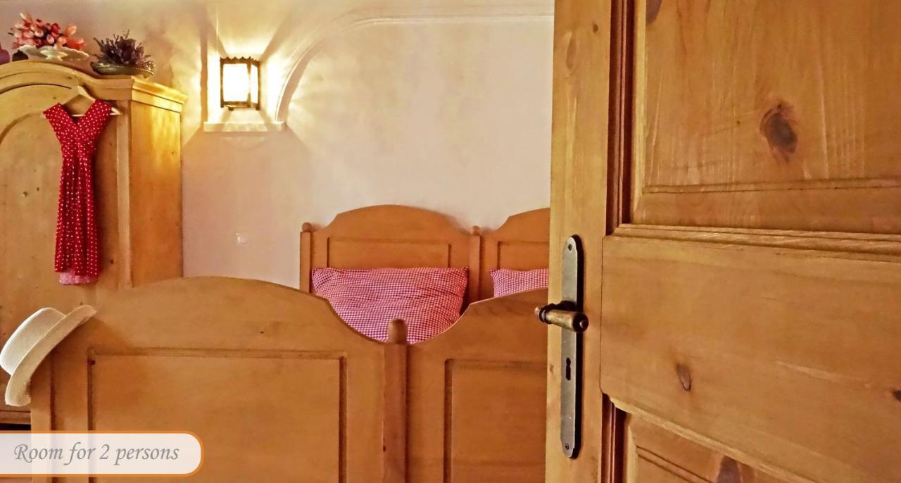 B B Guesthouse Тихань Экстерьер фото