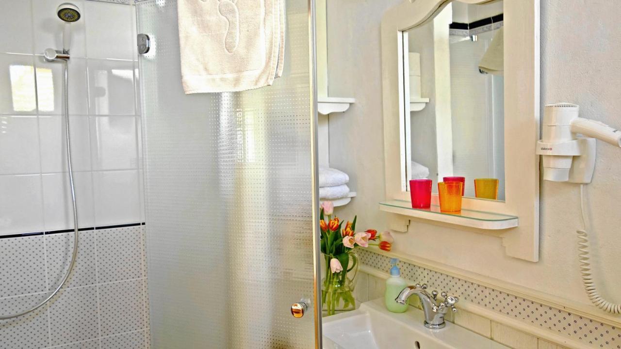 B B Guesthouse Тихань Экстерьер фото