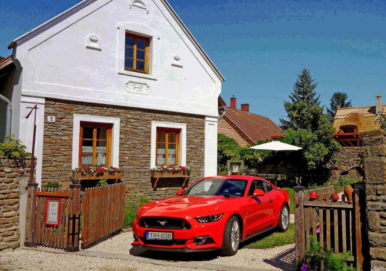 B B Guesthouse Тихань Экстерьер фото