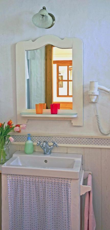 B B Guesthouse Тихань Экстерьер фото